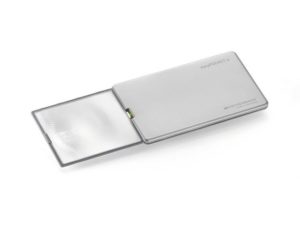 Loupe à main Easypocket adaptée aux malvoyants.